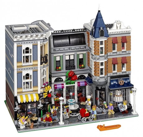 Lego Creator 10255 Assembly Square-1