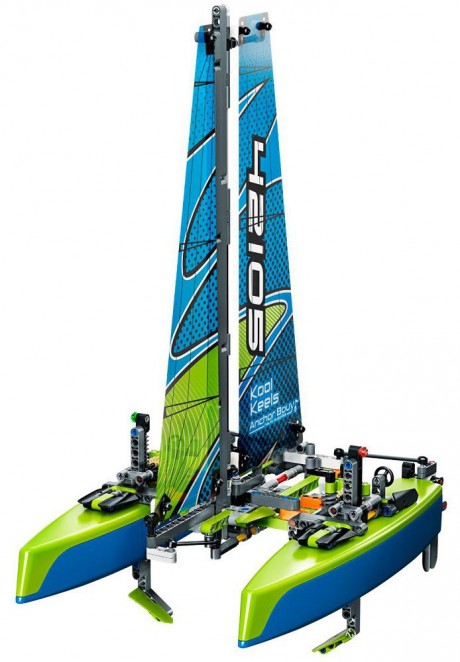 Lego Technic 42105 Catamaran-1