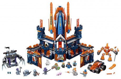 Lego Nexo Knights 70357 Knight on Castle-1