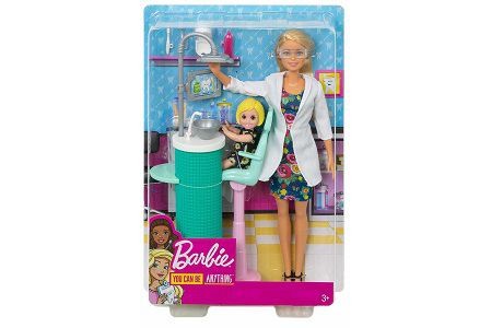 ברבי רופאת שיניים עם מגוון עזרי משחק